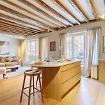 Superb Apartment Notre Dame De Paris By Studioprestige